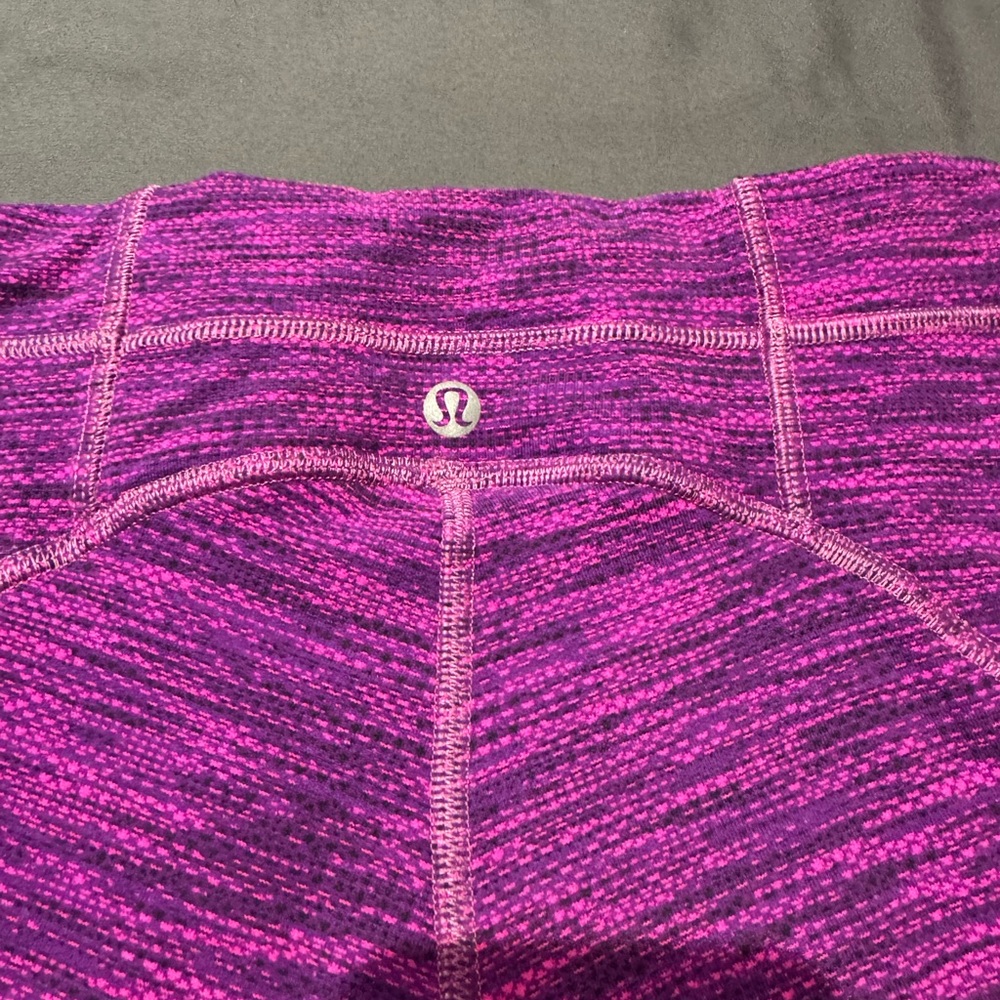 Lululemon size 6 hot pink crop leggings